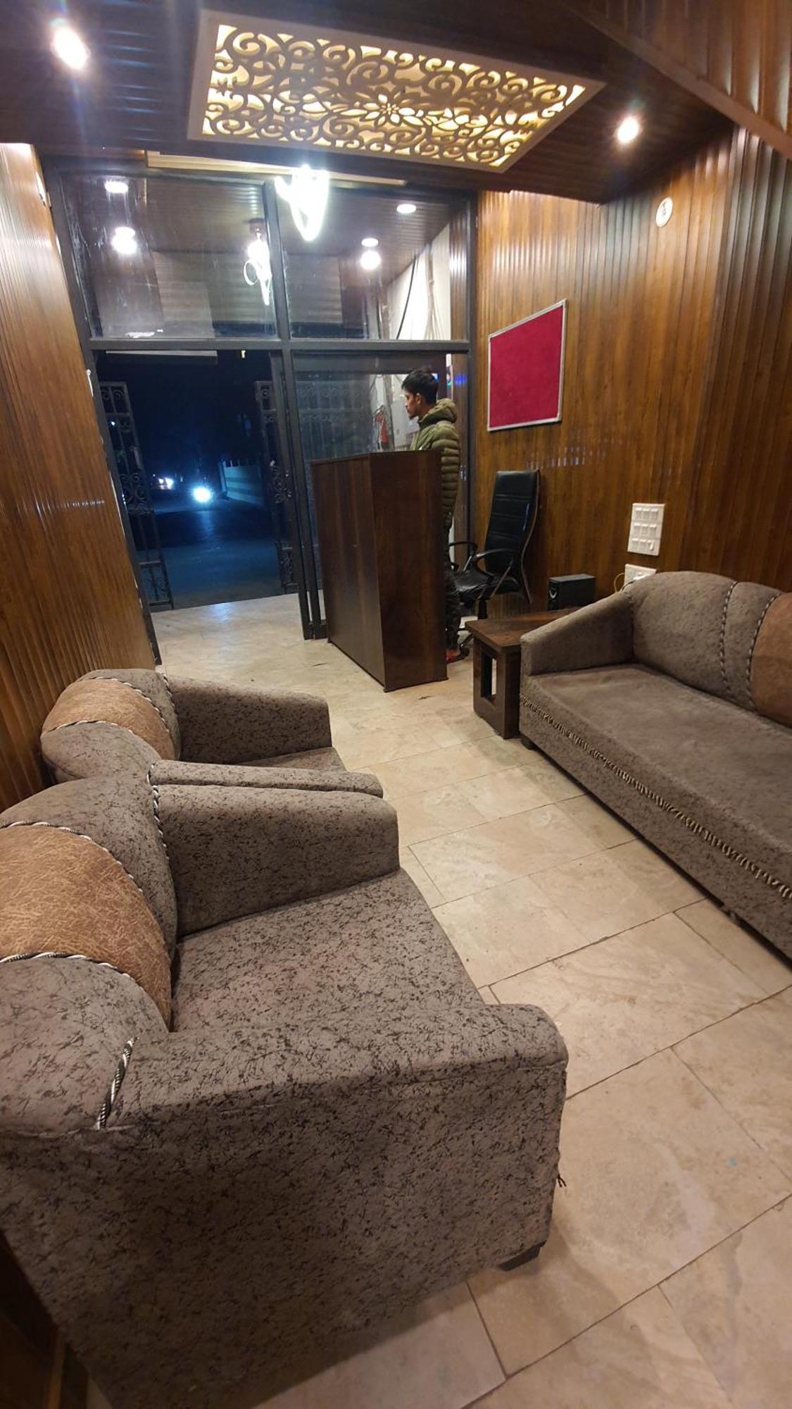 Hotel Townhouse Risikés Kültér fotó